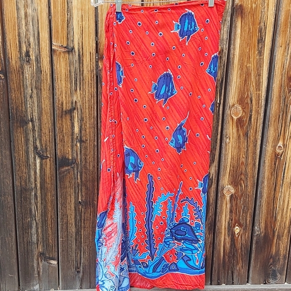 Red under the sea Sarong - Picture 1 of 8